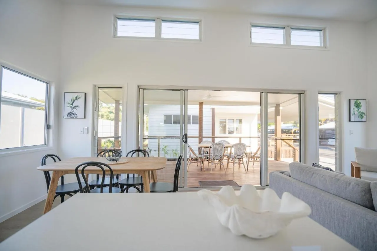 Crab Cottages Urangan