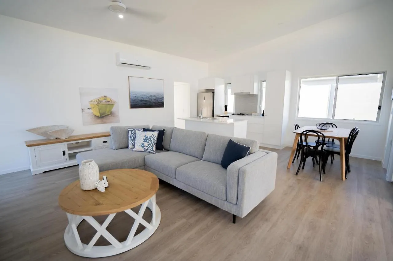 Crab Cottages Urangan Villa