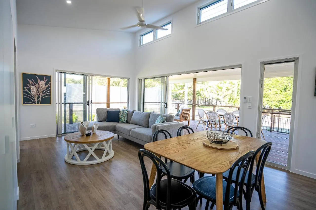 Crab Cottages Urangan 0*,